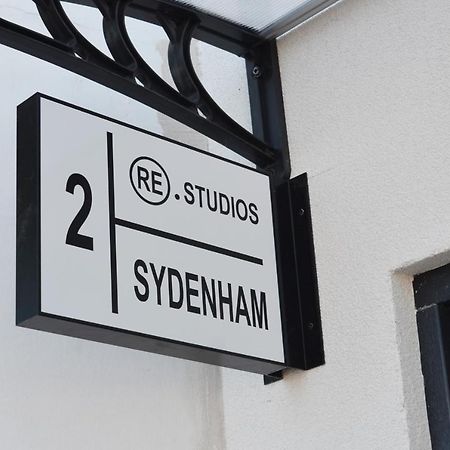 Lovely Studio Apartment With Access For Wheel-Chairs In Sydenham London Exterior photo