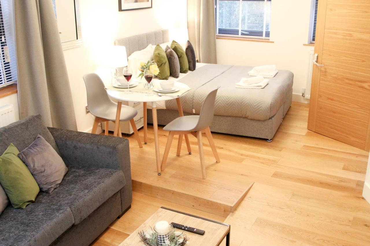 Lovely Studio Apartment With Access For Wheel-Chairs In Sydenham London Exterior photo