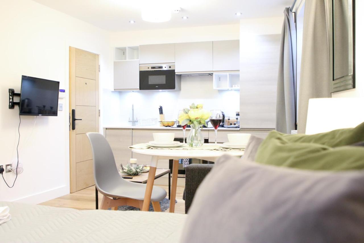 Lovely Studio Apartment With Access For Wheel-Chairs In Sydenham London Exterior photo