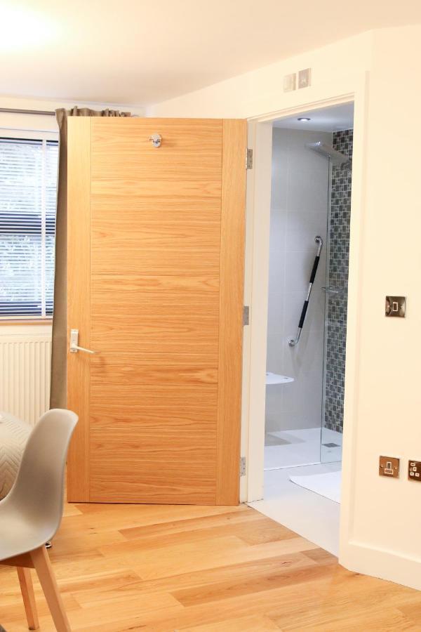 Lovely Studio Apartment With Access For Wheel-Chairs In Sydenham London Exterior photo